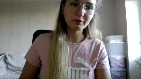 cora_fora online show from 09/13/25, 02:28
