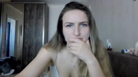 cora_fora online show from 03/11/26, 10:10