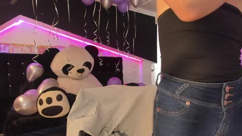 Coral  online show from 04/01/26, 01:01