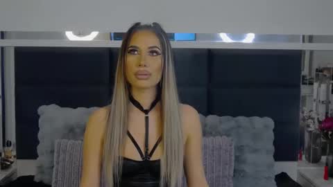 CoraliaDiamond online show from 02/04/25, 09:28