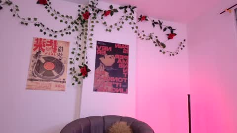 Snapshot of coraliebronson chatting on 06/20/26, 12:25 Coralie Bronson online show from 06/20/26, 12:25