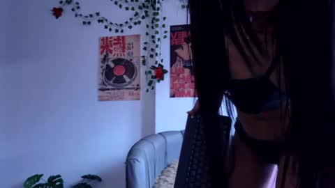 Snapshot of coraliebronson chatting on 07/04/26, 10:27 Coralie Bronson online show from 07/04/26, 10:27