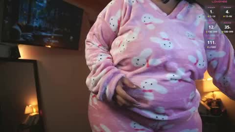Snapshot of coraline_latin chatting on 05/27/26, 01:57 Coraline online show from 05/27/26, 01:57