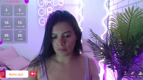 Carolina  online show from 10/19/25, 11:44