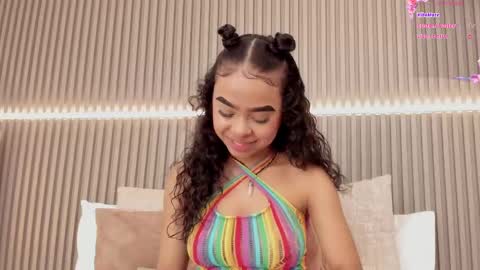coralineross_ online show from 02/12/25, 11:29