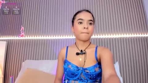 coralineross_ online show from 09/10/25, 10:59