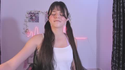 Coraline uwu     Bienvenidos al dulce mundo de Coraline    Hola amores soy Coraline  Una chica  tierna juguetona online show from 04/25/26, 03:42