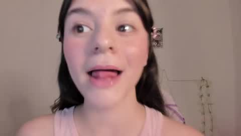 Coraline uwu     Bienvenidos al dulce mundo de Coraline    Hola amores soy Coraline  Una chica  tierna juguetona online show from 07/28/26, 11:58