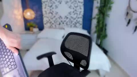   online show from 10/21/25, 12:06