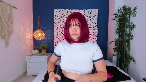Snapshot of coralquinn chatting on 07/07/26, 08:13 online show from 07/07/26, 08:13
