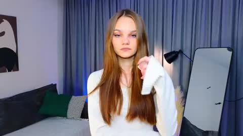 Lia online show from 11/10/25, 03:55