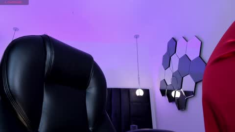 Corinne Russo online show from 02/05/25, 03:34