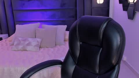 Corinne Russo online show from 02/05/25, 09:36