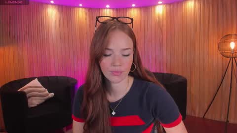 Corinne Russo online show from 12/18/25, 05:35