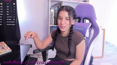 Snapshot of cositarika__ chatting on 07/10/26, 01:47 Lunita online show from 07/10/26, 01:47