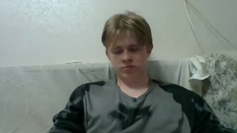 Snapshot of cosm2312 chatting on 06/20/26, 05:38 Andrew online show from 06/20/26, 05:38