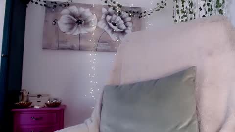 Lydia online show from 02/10/25, 12:08