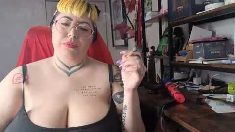 Snapshot of cosplaybruja305 chatting on 02/21/26, 03:07 Miss Mei online show from 02/21/26, 03:07