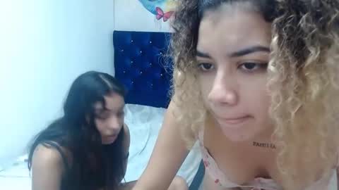 Snapshot of couple_lesbian_zhara_sophia chatting on 01/18/25, 08:31 couple_lesbian_zhara_sophia online show from 01/18/25, 08:31