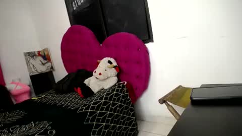 couple_sex_kinky online show from 12/06/24, 08:05