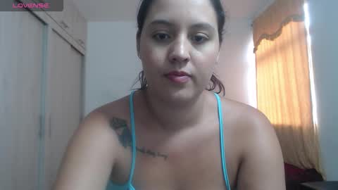  ALEJANDRO Y EMILY  online show from 09/27/25, 06:02