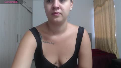  ALEJANDRO Y EMILY  online show from 10/24/25, 11:17