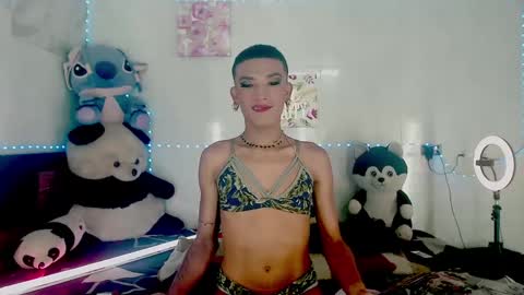 Snapshot of couple_sweet1016 chatting on 09/29/25, 10:47 ALEXA KIM online show from 09/29/25, 10:47
