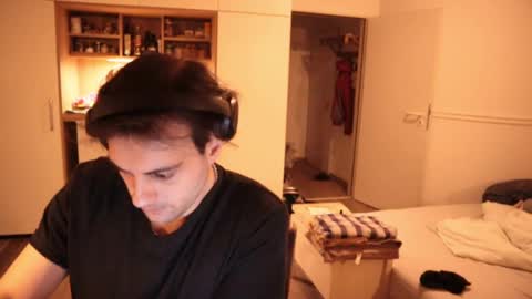 Snapshot of coupleforyou23 chatting on 02/11/25, 09:56 coupleforyou23 online show from 02/11/25, 09:56