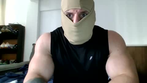 Snapshot of couplemuscle40 chatting on 09/10/25, 12:16 couplemuscle40 online show from 09/10/25, 12:16