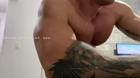 Snapshot of couplemuscle40 chatting on 06/14/26, 10:45 couplemuscle40 online show from 06/14/26, 10:45