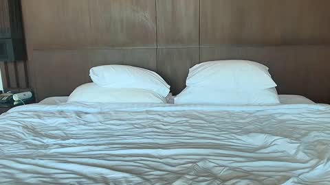 Sandra and Tom online show from 01/05/25, 01:56