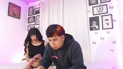 Snapshot of coupsextop chatting on 12/04/24, 06:00 Juli and Liam online show from 12/04/24, 06:00