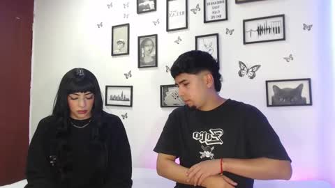 Snapshot of coupsextop chatting on 01/10/25, 04:33 Juli and Liam online show from 01/10/25, 04:33