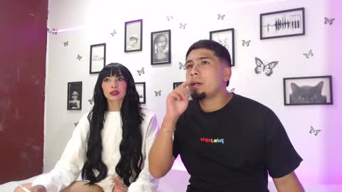 Snapshot of coupsextop chatting on 01/31/25, 04:03 Juli and Liam online show from 01/31/25, 04:03