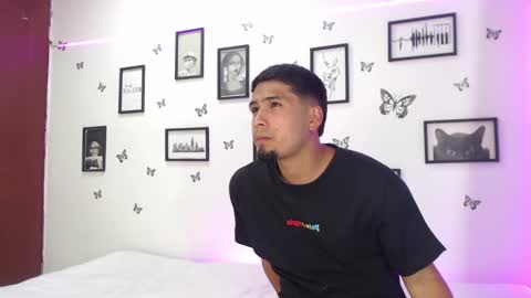 Snapshot of coupsextop chatting on 01/31/25, 07:07 Juli and Liam online show from 01/31/25, 07:07