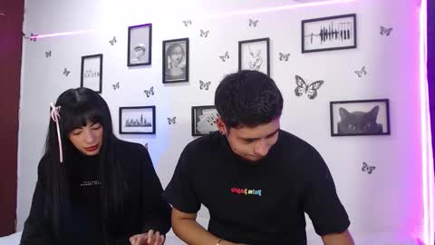 Snapshot of coupsextop chatting on 02/19/25, 04:34 Juli and Liam online show from 02/19/25, 04:34