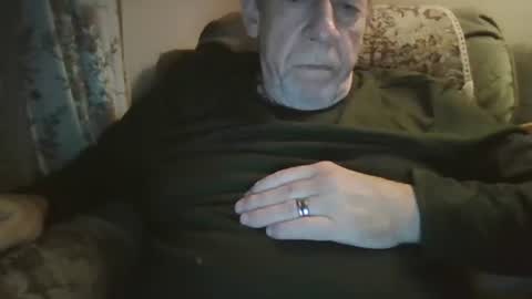 Snapshot of courieral1 chatting on 10/23/25, 04:45 courieral1 online show from 10/23/25, 04:45