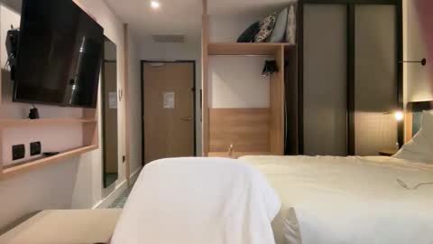 Courtney online show from 10/03/25, 11:57