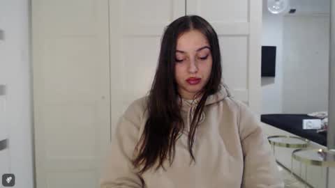 Courtney online show from 11/03/25, 03:13