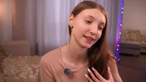 Snapshot of cozy_as_home chatting on 03/06/26, 08:11 Lina online show from 03/06/26, 08:11