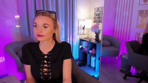 Sue online show from 05/12/26, 01:41
