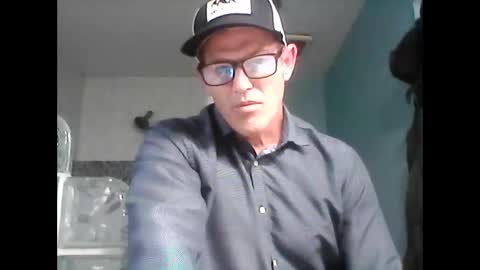 Snapshot of crackback927 chatting on 02/01/26, 06:50 crackback927 online show from 02/01/26, 06:50