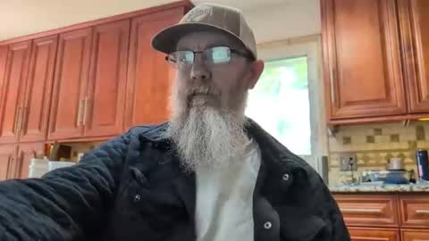 Snapshot of craven_moreass chatting on 05/16/26, 02:05 Dick Fitswell online show from 05/16/26, 02:05