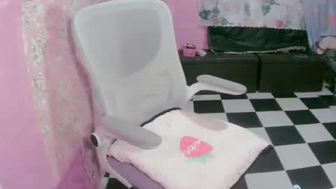 crazy_4u69 online show from 06/18/26, 10:19