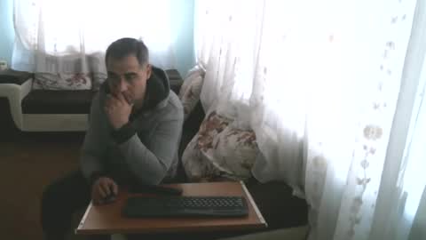 crazy____boy09 online show from 12/18/25, 11:49