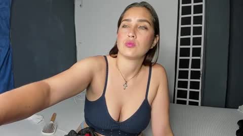 crazy_acouple_donpillo online show from 02/23/25, 08:33