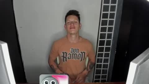 crazy_acouple_donpillo online show from 10/19/25, 01:28