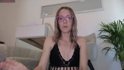 Stacy 2pm to 6pm mon-fri 3 CAT online show from 05/05/26, 01:08