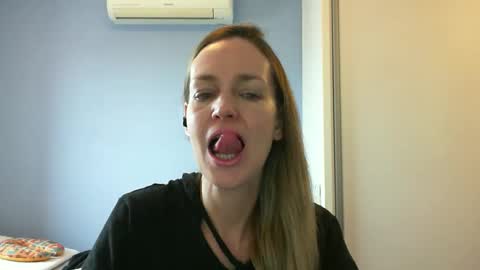 Anny online show from 09/16/25, 11:00