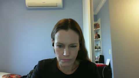 Anny online show from 09/18/25, 10:50